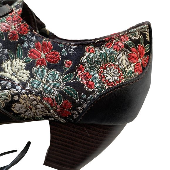 Socopy Retro Vintage Style lace Up Flower Embroidered Fabric Leather Heeled Shoe - Picture 9 of 16